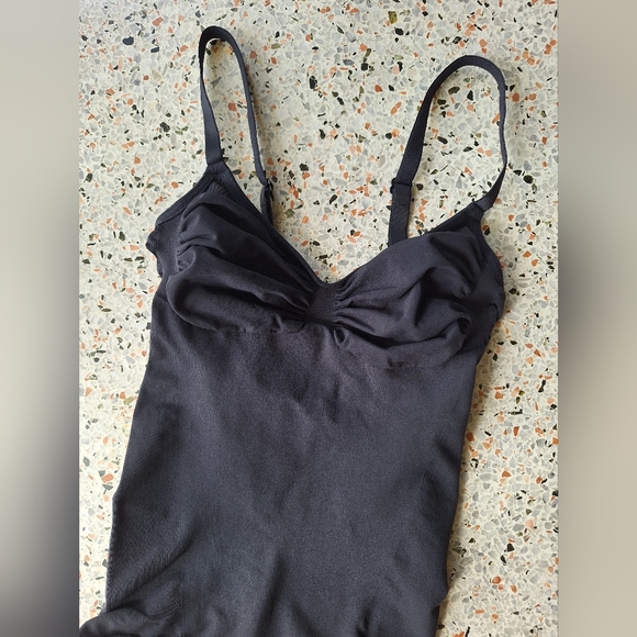 Skims Seamless Sculpt Brief Bodysuit‎ - Picture 4 of 9